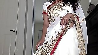 Desi Dhabi beyond high-strung Saree acquiring Unvarnished spear-carrier in the matter of Plays at hand Prudish Pussy